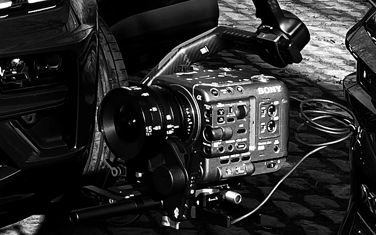 Sony FX6: Full-frame cinema camera · 4K up to 120p · S-Log3 · built-in variable ND