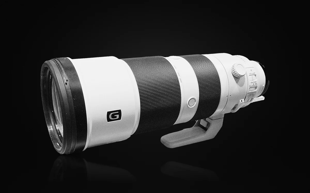 Sony FE 200–600mm G: Super-telephoto zoom · sport, wildlife, cars from a distance