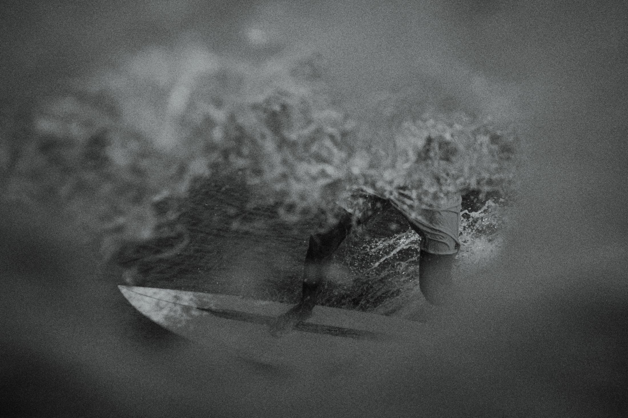 Surf still by Maxime Hugo