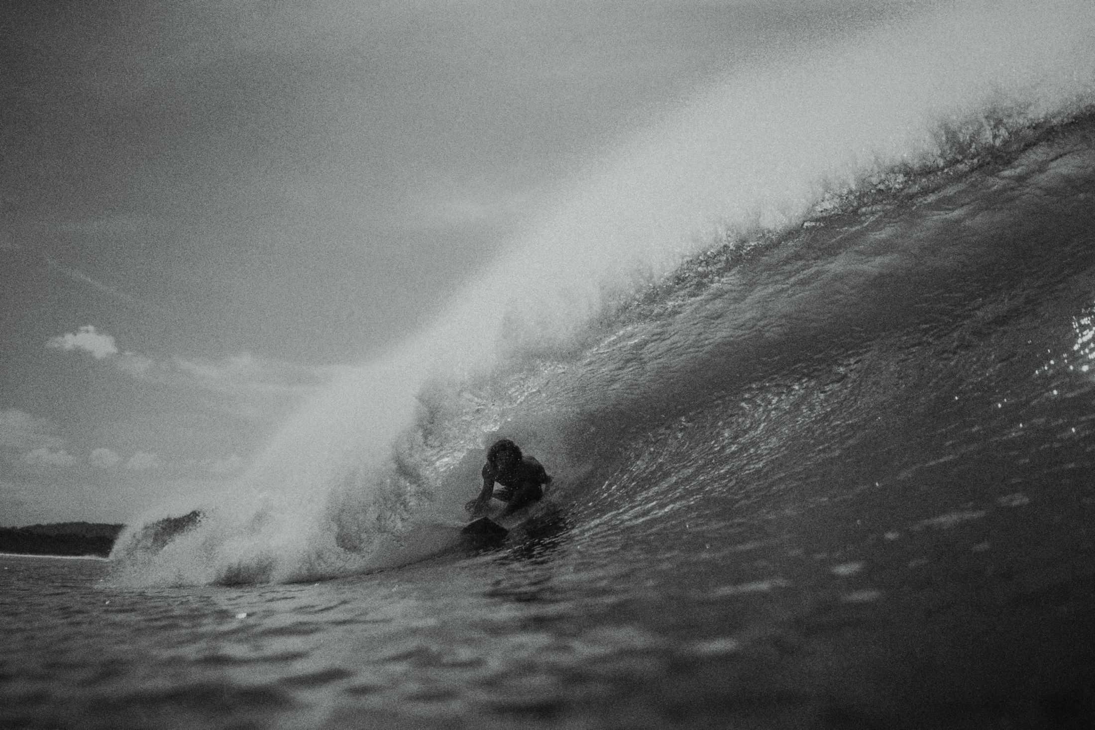 Surf still by Maxime Hugo