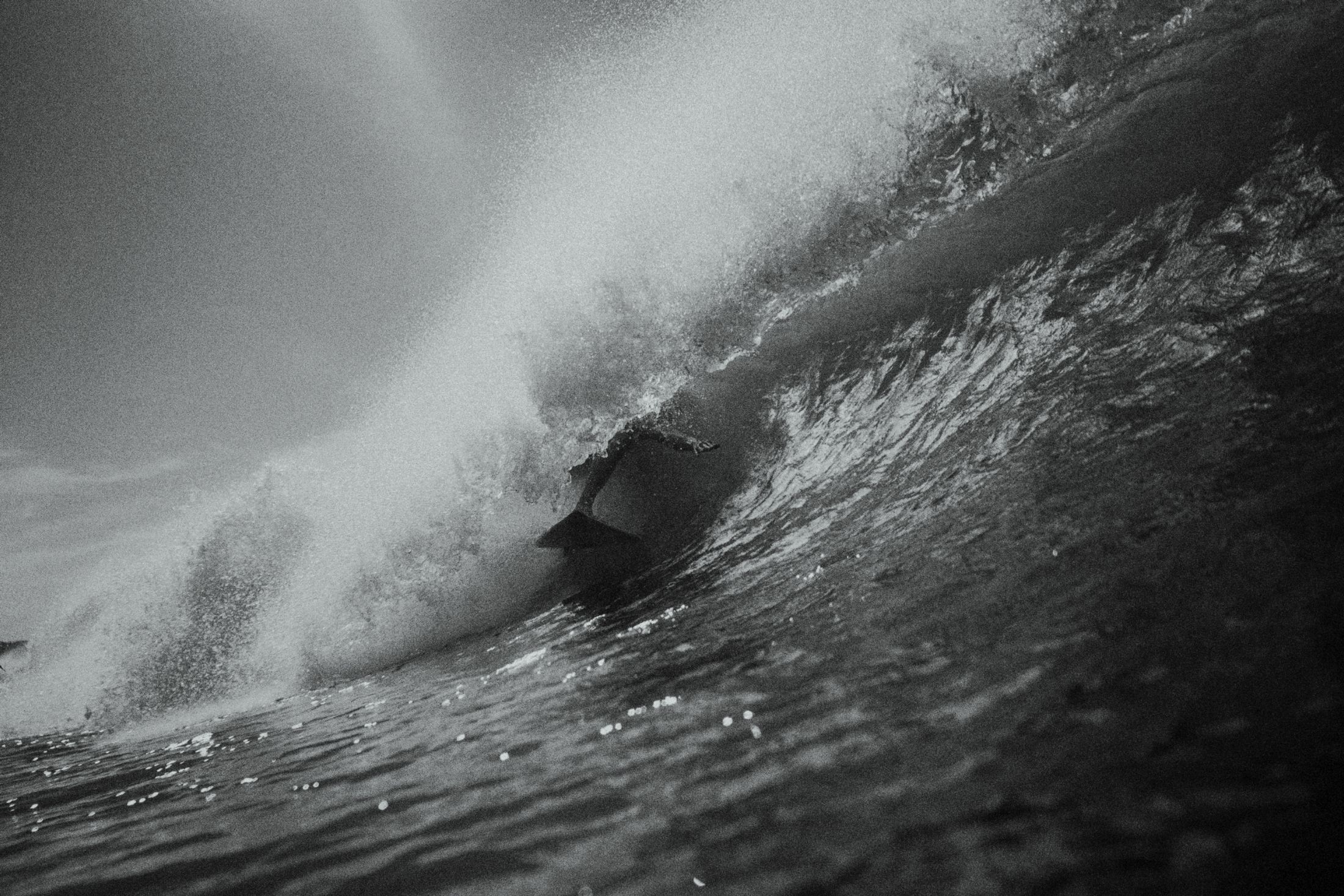 Surf still by Maxime Hugo
